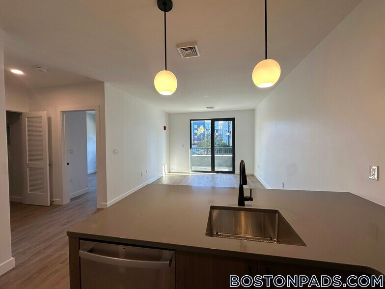 Building Photo - 199 Gardner St