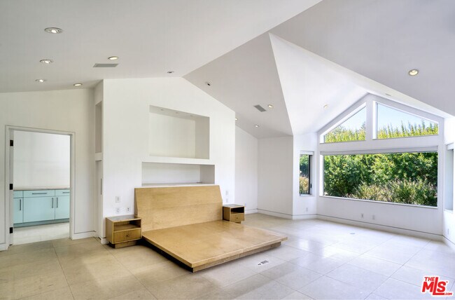 Building Photo - 6000 Philip Ave