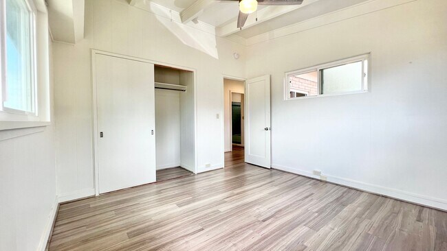Building Photo - 4202A Sierra Dr