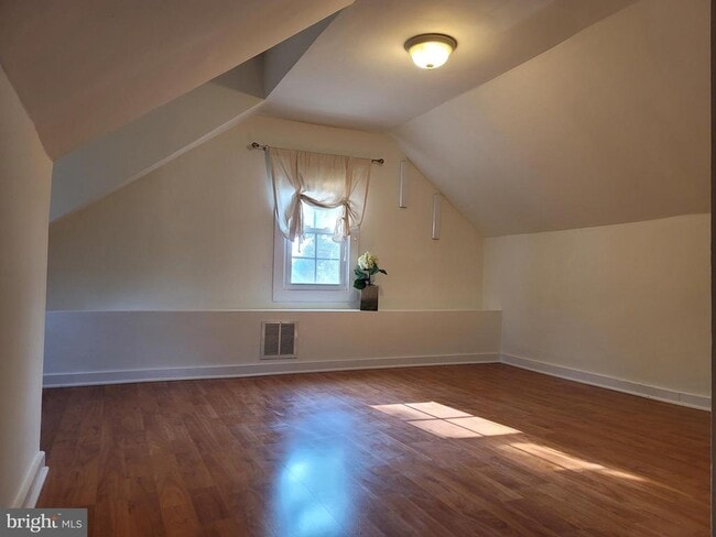 Building Photo - 1015 Veirs Mill Rd