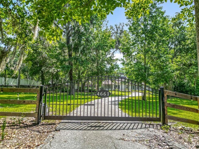 Building Photo - 4661 SW 7th Avenue Rd