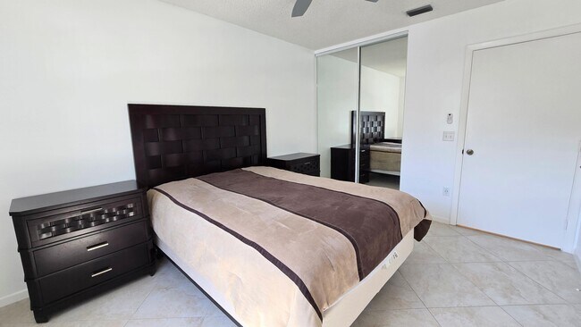 Building Photo - 5139 Floria Way