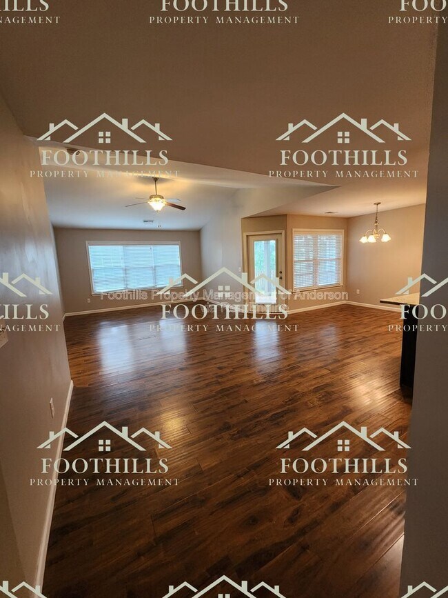 Building Photo - 1027 Whirlaway Cir
