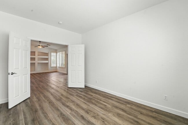 Building Photo - Fully Remodeled 2BR + Den in Trilogy at Po...