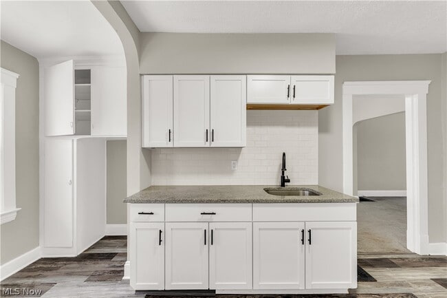 Building Photo - 1501 Botany Ave