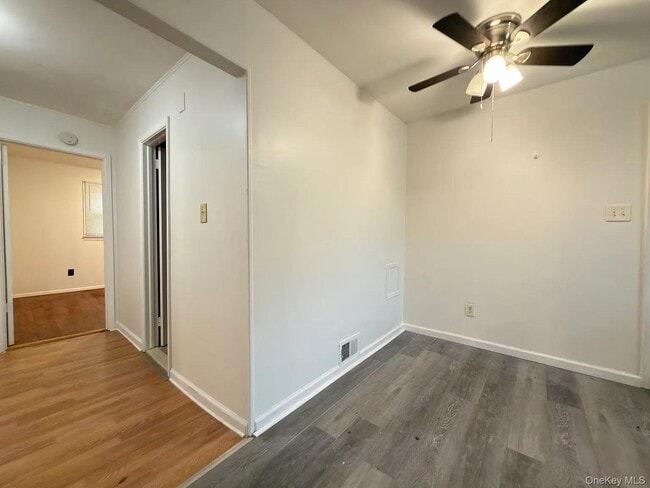 Building Photo - 18 Bedford Ave