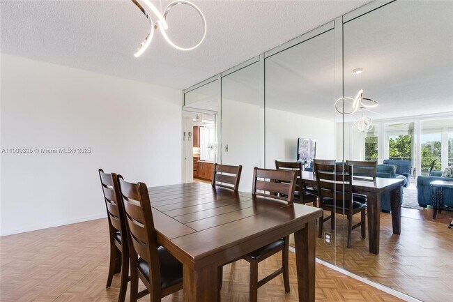 Building Photo - 2671 S Course Dr