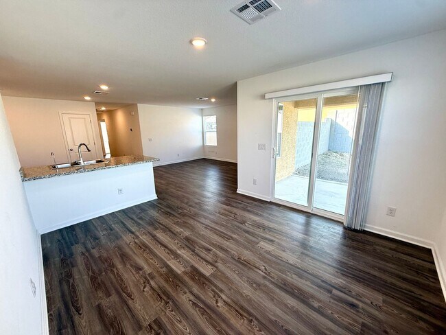 Building Photo - Modern 3BD/2BA Home Built in 2024 with Open Floor Plan, Granite Kitchen & 2-Car Garage in Twin Pa...