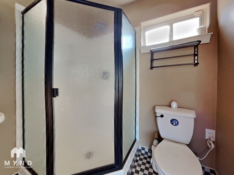 Building Photo - 15811 E Richwood Ave