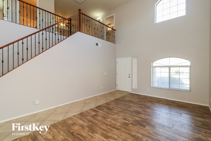 Building Photo - 2907 W Sunland Ave