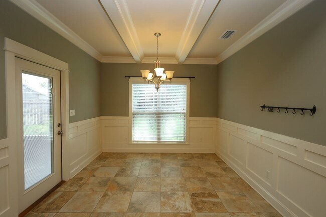 Building Photo - 4634 Amelia Cir