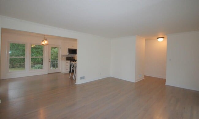 Building Photo - 891 Port Dr