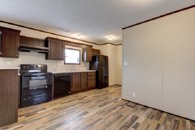 Building Photo - 96 Luart Dr