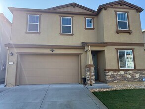 Building Photo - Beautiful home in Northlake!