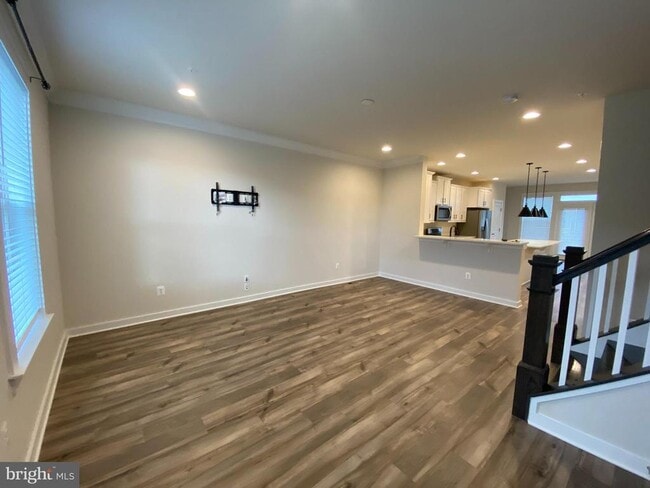 Building Photo - 8612 Shady Pines Dr