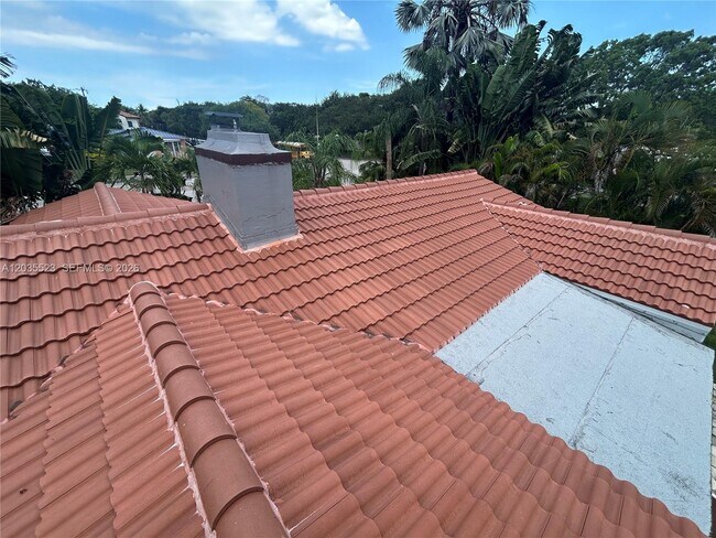 Building Photo - 9600 N Miami Ave