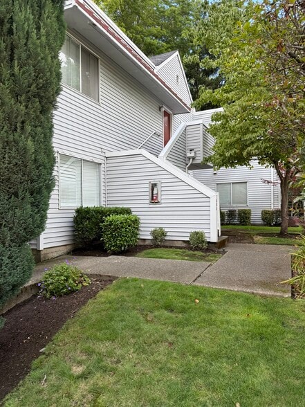 Primary Photo - 406 4th Ave