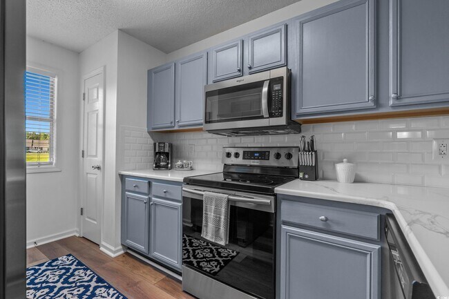 Building Photo - 1290 White Tree Ln