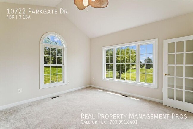 Building Photo - 10722 Parkgate Dr