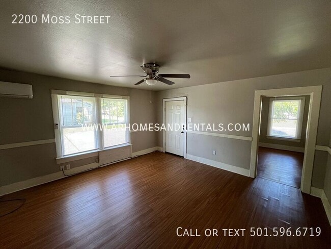 Building Photo - 2200 Moss St