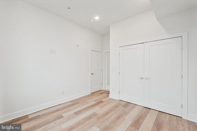 Building Photo - 5034 Florence Ave