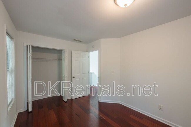 Building Photo - 1331 Memorial Dr SE
