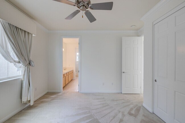 Building Photo - Beautiful 4Bd, 4Bth home in Guard Gated Community near Tivoli Village.