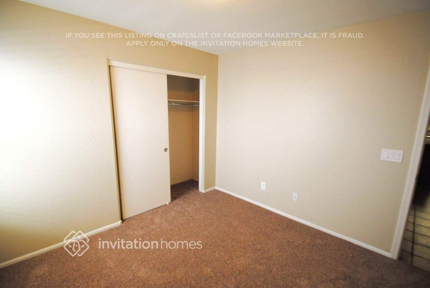 Building Photo - 2027 S 99th Ln
