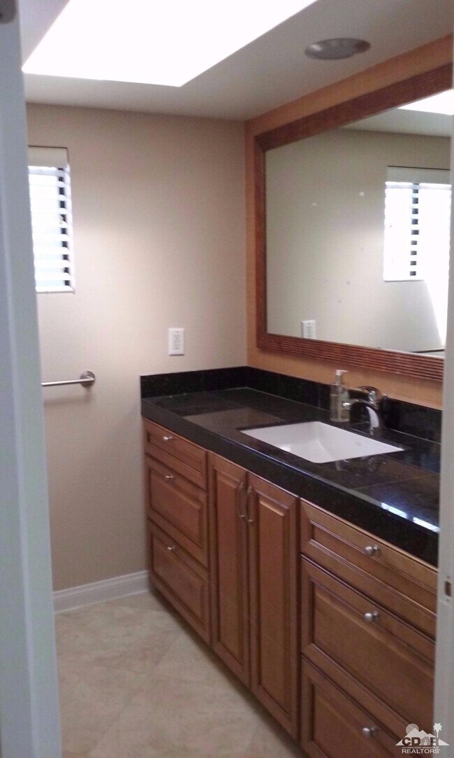 Building Photo - 70520 Gardenia Ct