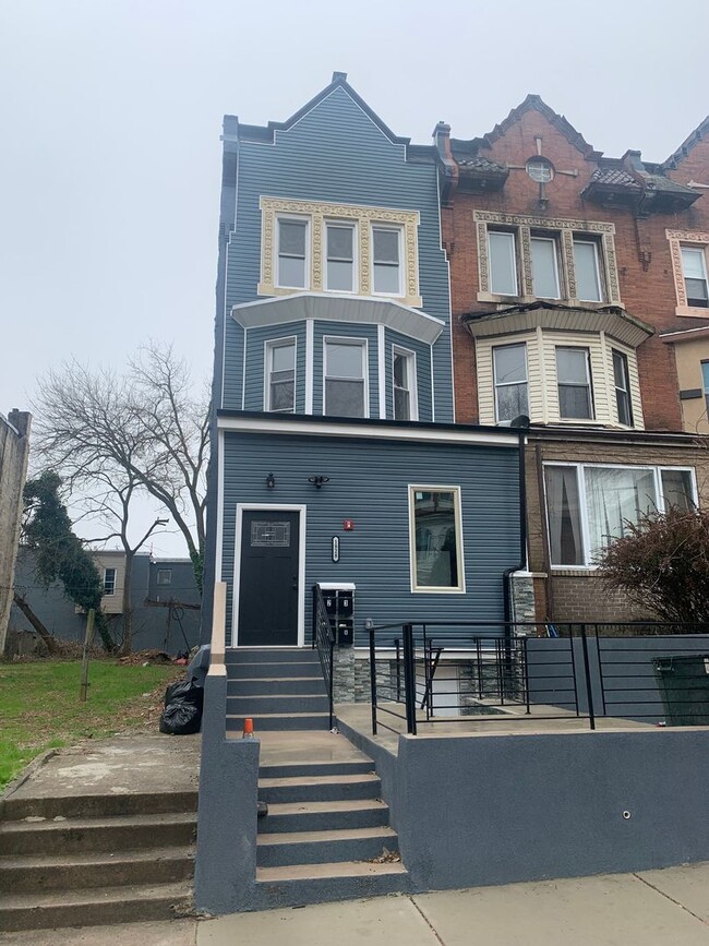 Primary Photo - 1828 W Venango St