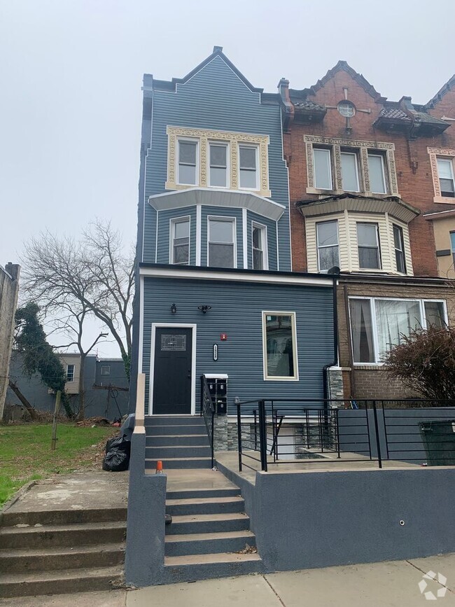 Building Photo - 1828 W Venango St