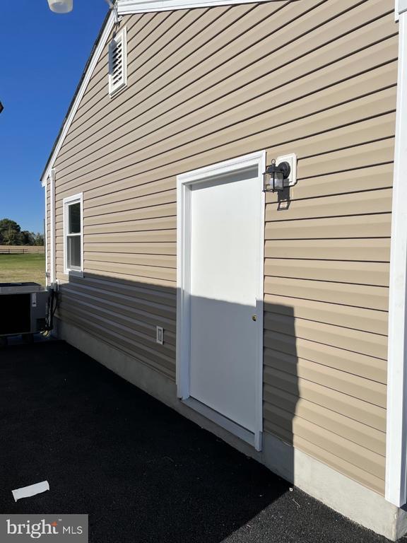 Building Photo - 1213 Old Love Point Rd