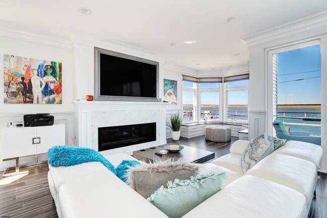 Building Photo - 9416 Amherst Ave