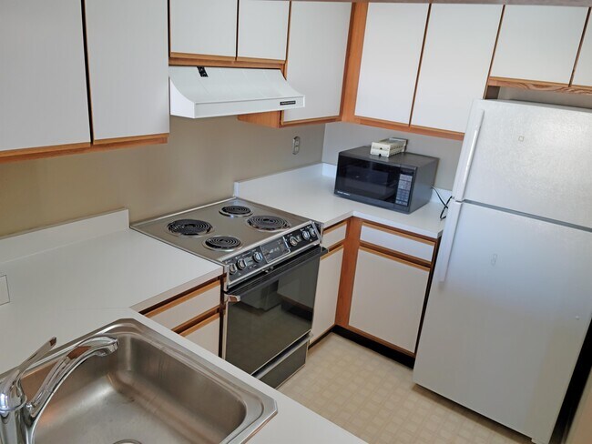 Building Photo - 1401 17th St NW