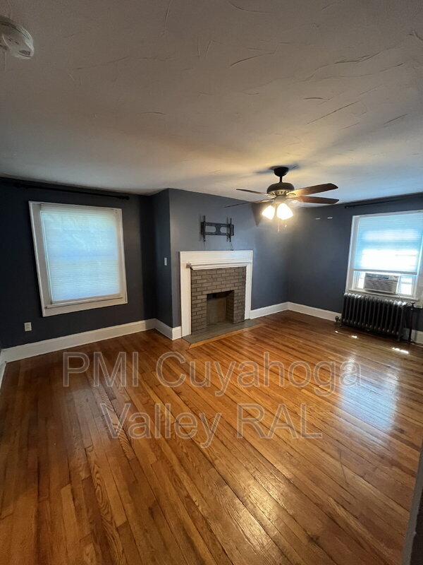 Building Photo - 358 Merriman Rd