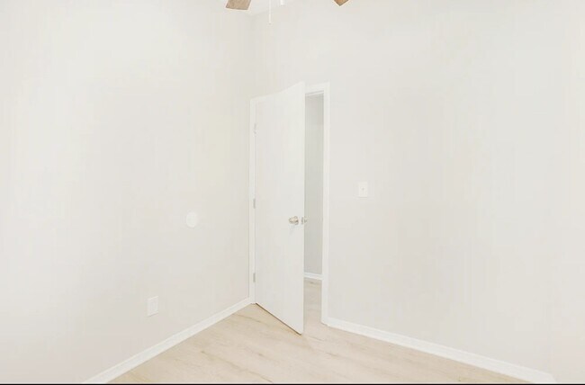 Building Photo - 4857 Aldersbrook Dr