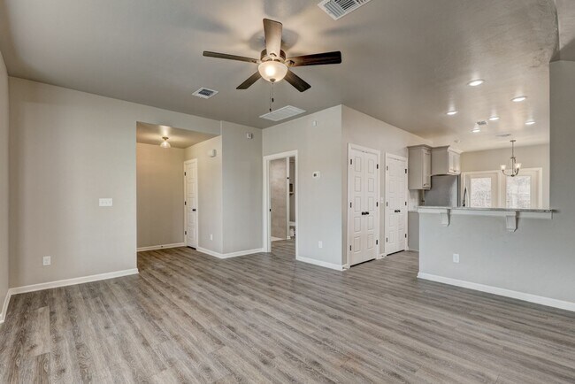 Building Photo - 5712 Campbell Creek Dr