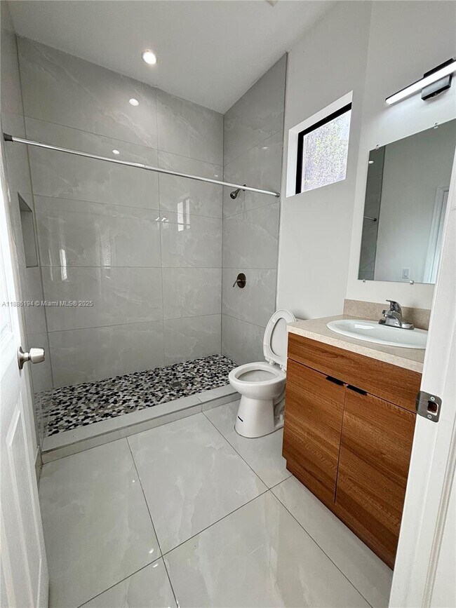 Building Photo - 5737 Cleveland St