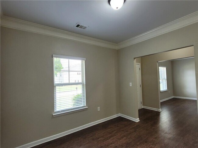 Building Photo - 6010 Stonebrook Ln