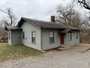 Building Photo - Beautiful Cottage Renovation! 3 Bedroom Cl...