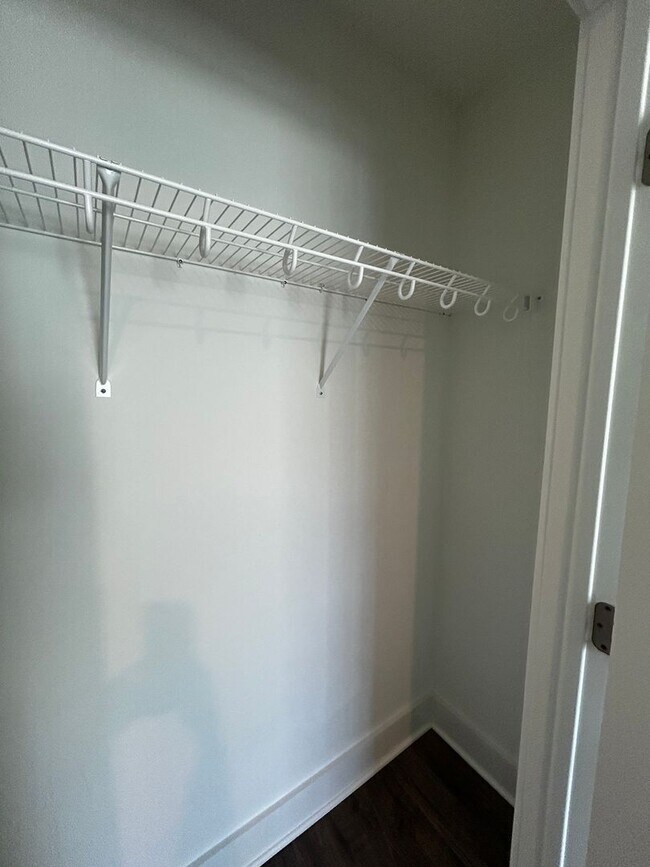 Building Photo - Welcome to Mill Town! 3 Beds, 2.5 Baths, w...