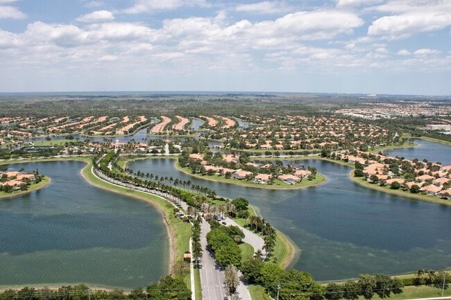 Building Photo - 7701 Pine Island Way