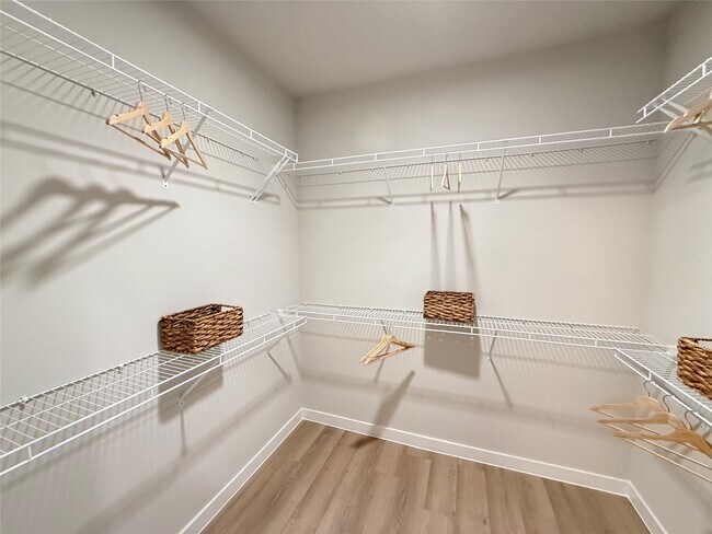 Building Photo - 1610 Campbell Rd