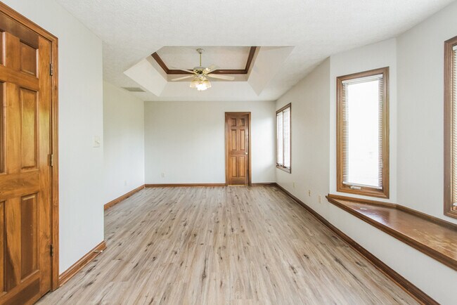 Building Photo - 7638 Chestnut Hills Dr