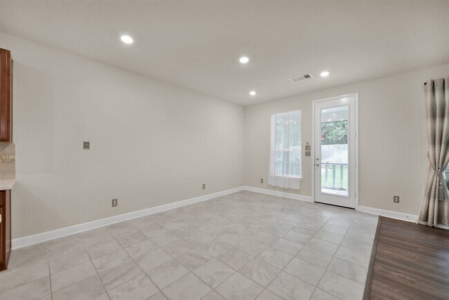 Building Photo - 3929 Eagle Nest Lake Ln