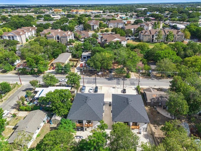 Building Photo - 313 Mill St