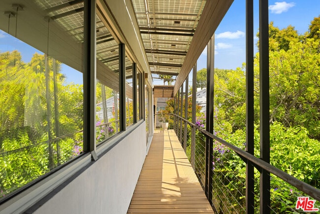 Building Photo - 710 Milwood Ave