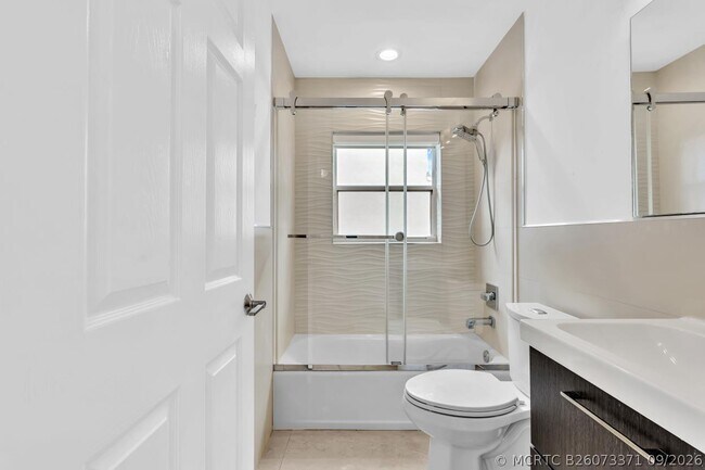 Building Photo - 3307 SW 49th St