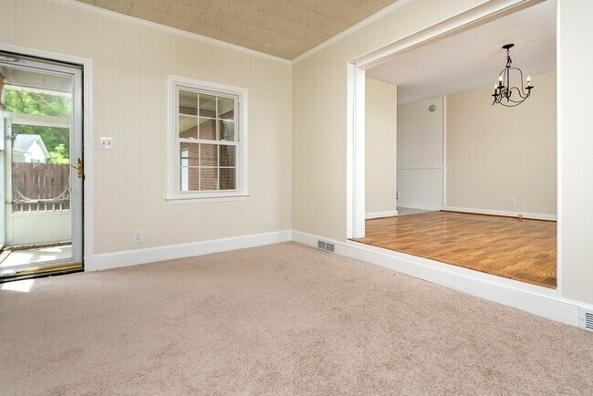 Building Photo - Single Family in Durham- Available Now