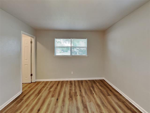 Building Photo - 825 Livingston Dr